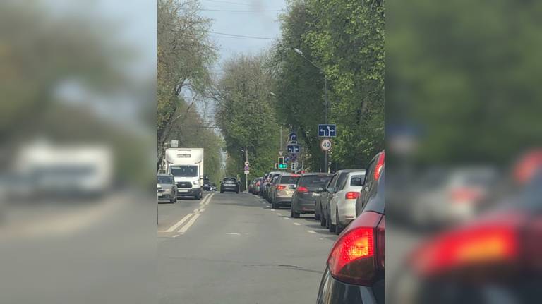 Водители пожаловались на пробки при проезде улицы Горького в Брянске