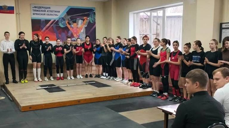 Спортсмены из Дятьково взяли четыре «золота» на Кубке области по тяжёлой атлетике