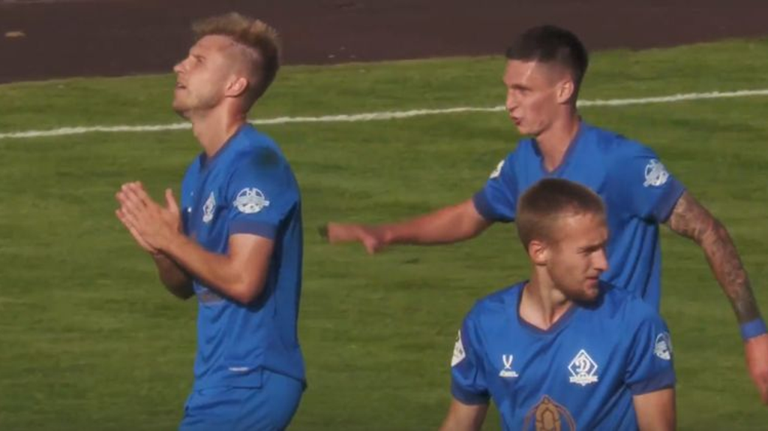 Брянское «Динамо» после первого тайма обыгрывает пензенский «Зенит»