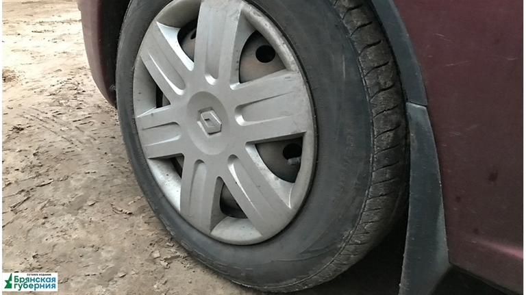 Брянец стал жертвой мошенника при покупке автоколес