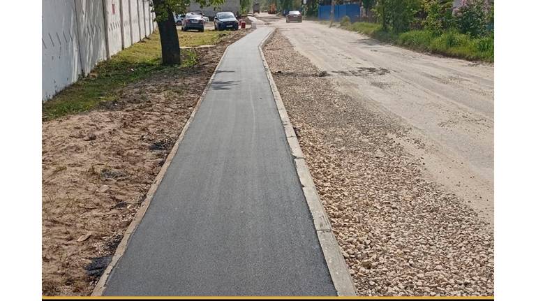 В Брянске на дороге по улице Западной построили новый тротуар