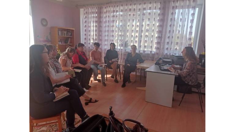 В Клинцах для педагогов-психологов провели семинар о вреде вейпов 