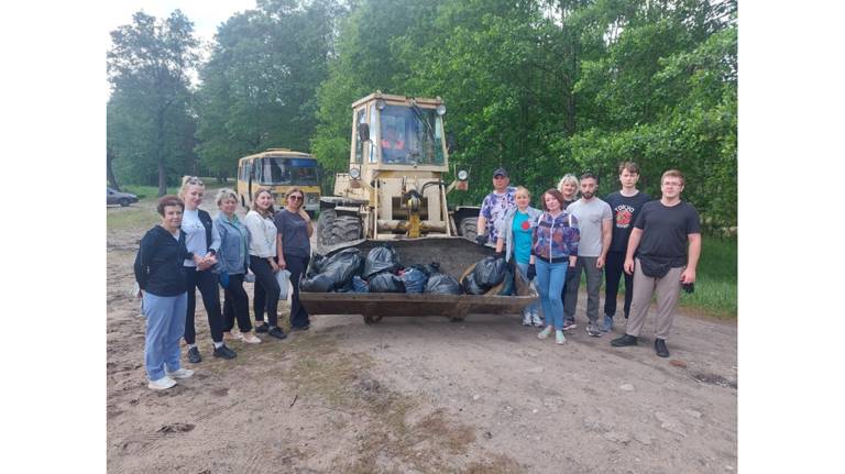 В Брянске очистили от мусора прибрежную зону Ковшовского пруда