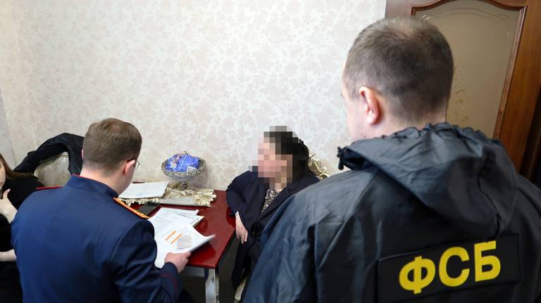 В Брянске отправили под домашний арест пристава за мошенничество в 1,4 млн рублей