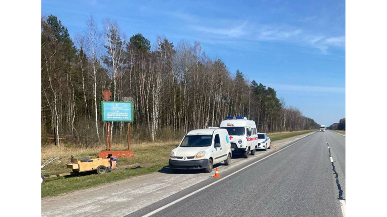 Пьяный брянец упал с мотоблока и попал под колеса легковушки Пьяный брянец упал с мотоблока и попал под колеса легковушки