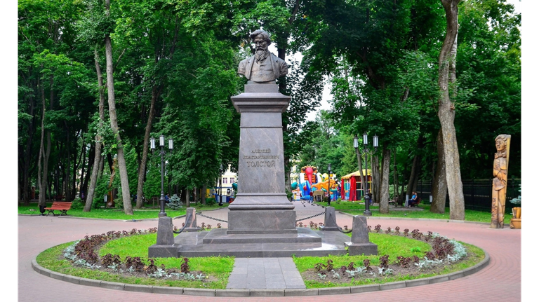 Брянцев пригласили на пешеходную экскурсию «Деревянная сказка»