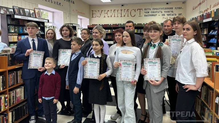 В Брянске наградили победителей конкурса эссе «Маленькая страна под названием семья»