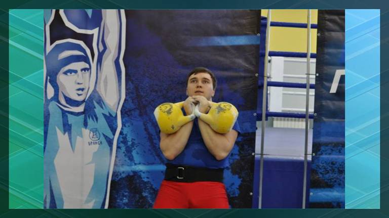 В Брянске студент БГТУ отличился на первенстве области по гиревому спорту