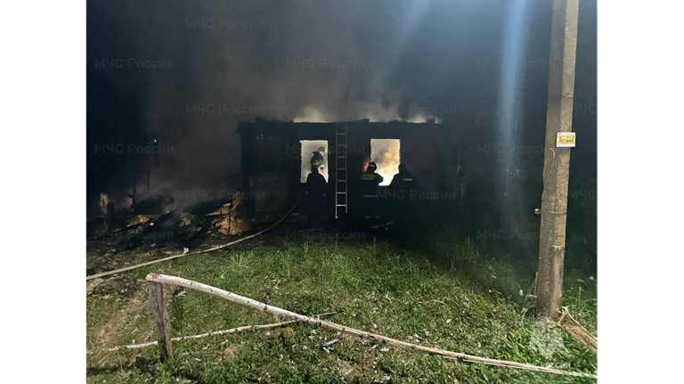 В Дубровском районе сгорел жилой дом: есть пострадавший