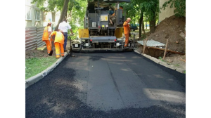В брянском поселке Дубровка благоустроят три двора