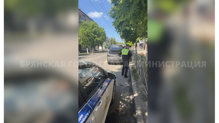 В Брянске с улицы Фокина эвакуатор увез на штрафстоянку 4 авто