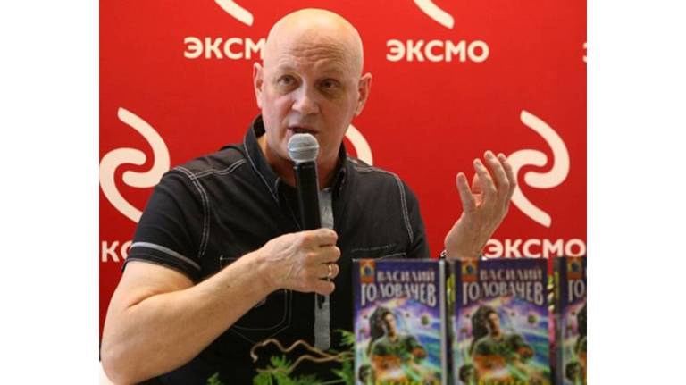 Брянский писатель-фантаст Головачев закончил новый роман