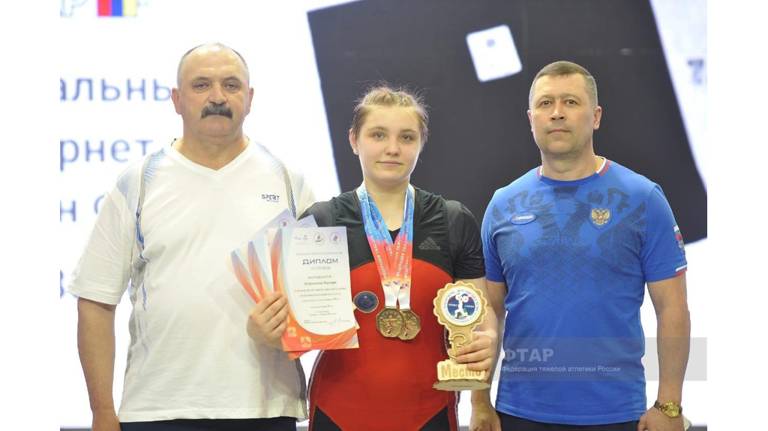 Брянская студентка взяла «бронзу» на первенстве России по тяжёлой атлетике