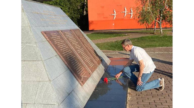 Член ЦИК Николай Левичев почтил память героев исторических событий на Брянщине