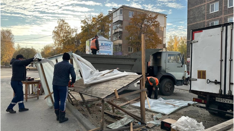 В Бежицком районе Брянска ликвидировали две точки незаконной торговли