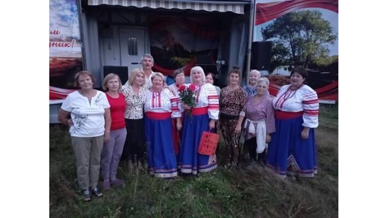 В брянские деревни доставляют «песни на колёсах»