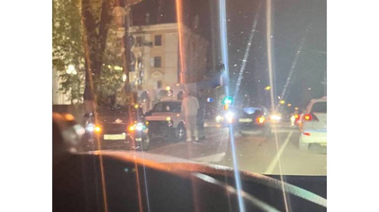 Из-за нового дорожного знака на улице Горького в Брянске произошло три аварии за сутки