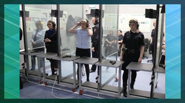 Брянские полицейские устроили турнир по стрельбе среди сотрудниц ОВД