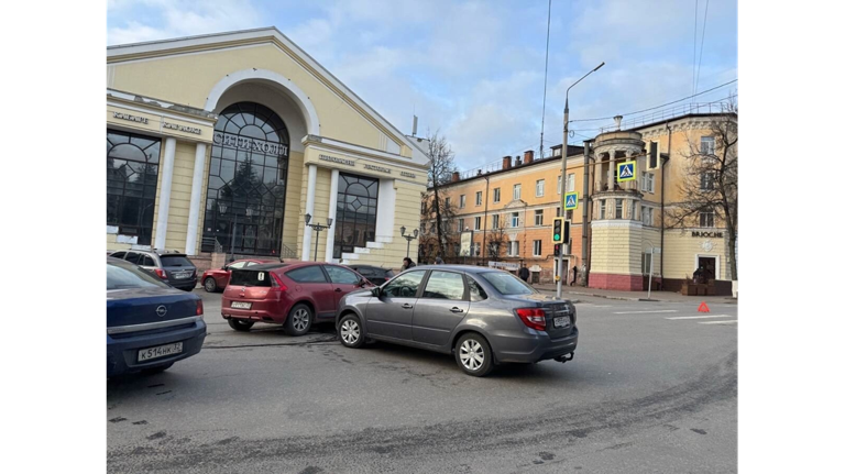 В Брянске возле City Hall произошло ДТП