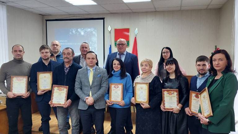 В Брянске управляющие компании наградили за победу в конкурсе «Новогодняя сказка-2024»