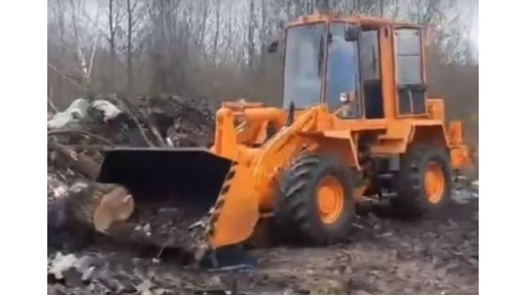 Брянские спасатели провели испытания универсального погрузчика