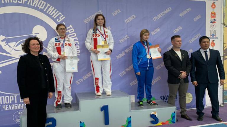 Брянская спортсменка Елизавета Саласина стала чемпионкой России по пауэрлифтингу