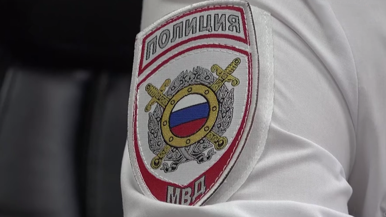 Житель Брянска лишился 17 тысяч рублей на покупке обуви по объявлению в Интернете