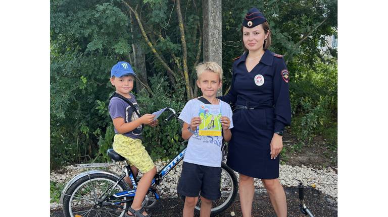 В Брянском районе автоинспекторы провели акцию «Мой безопасный велосипед»