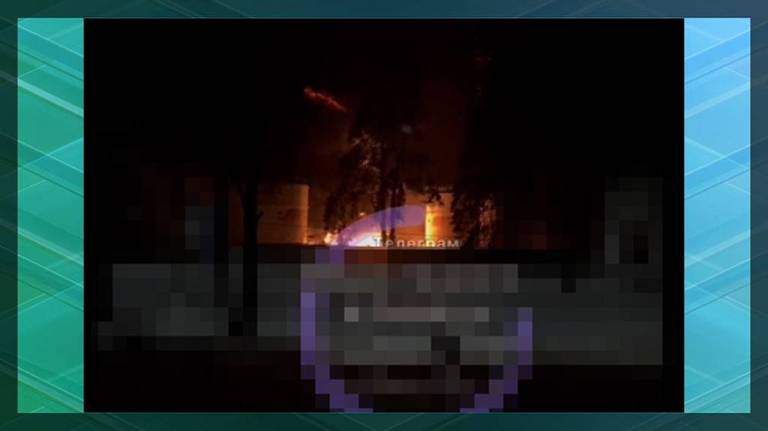 В Клинцах после уничтожения украинского дрона загорелись резервуары с топливом