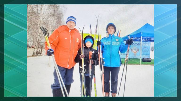Семья из Климово стала самой спортивной на «Лыжне России–2024»