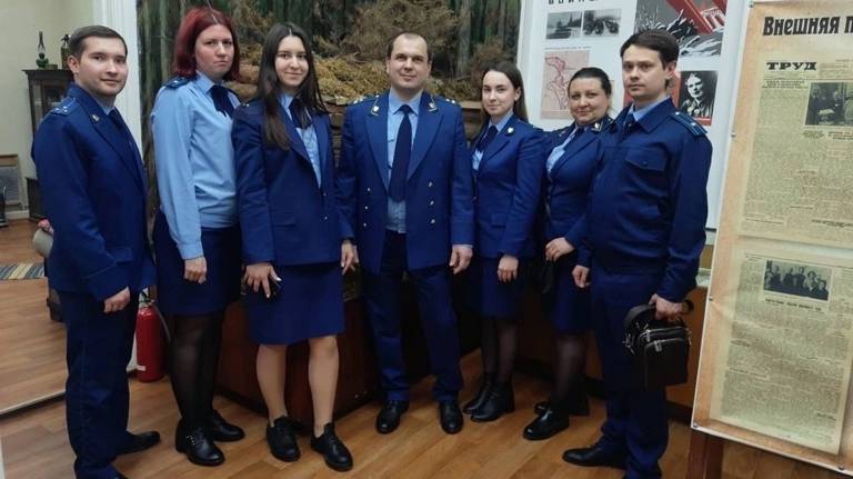 Сотрудники клинцовской прокуратуры побывали на экскурсии в краеведческом музее