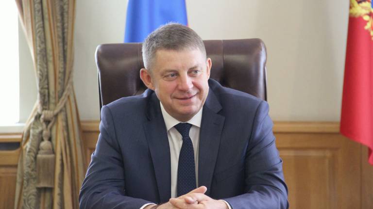 Брянский губернатор Александр Богомаз 23 февраля отмечает день рождения