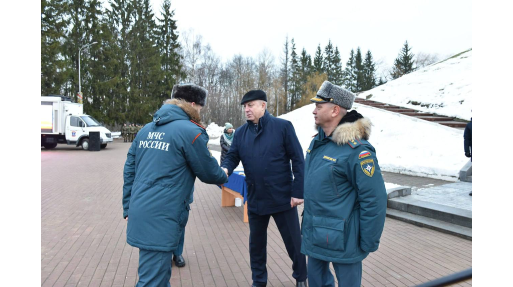 Богомаз и Денисов передали новую технику брянскому МЧС