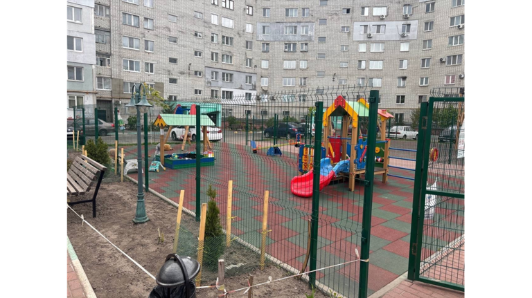 В Бежицком районе Брянска по нацпроекту за два года отремонтировали семь дворов