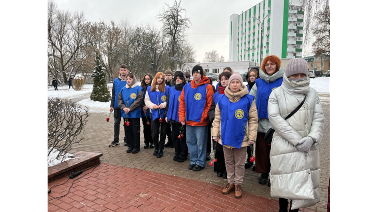 Брянские студенты приняла участие в памятном мероприятии в честь Дня Героев Отечества 