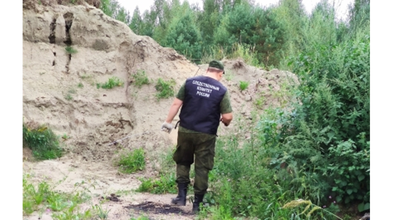 В Дятьковском районе двух подростков засыпало песком в карьере