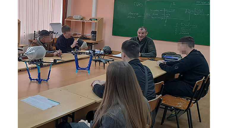 Несовершеннолетние осужденные пообщались с бойцами «БАРС-Брянск»