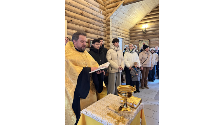 Брянский священник встретился с юношеской сборной по пожарно-спасательному спорту