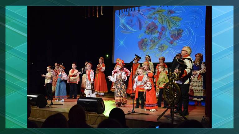 В Брянске прошёл детский фольклорный праздник «Гуляй, Масленица!»