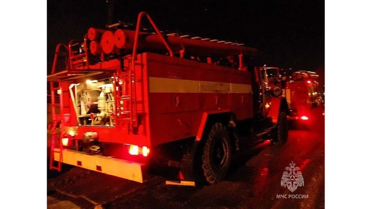 В Брянске загорелся жилой дом: есть пострадавший