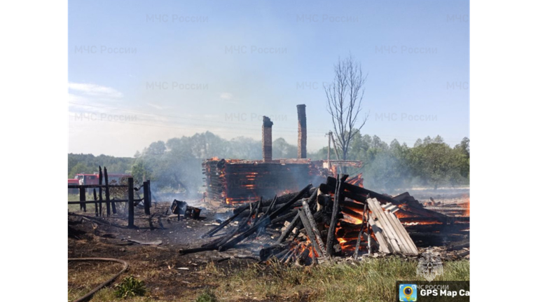 В брянском селе пожар уничтожил жилой дом