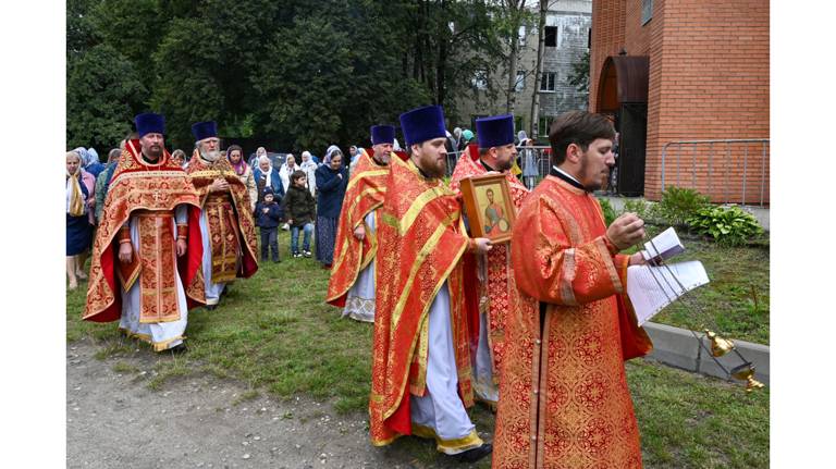 В Брянске храм на Кургане Бессмертия отметил престольное торжество