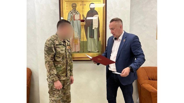Брянского военного медика наградили медалью «За веру и доблесть»
