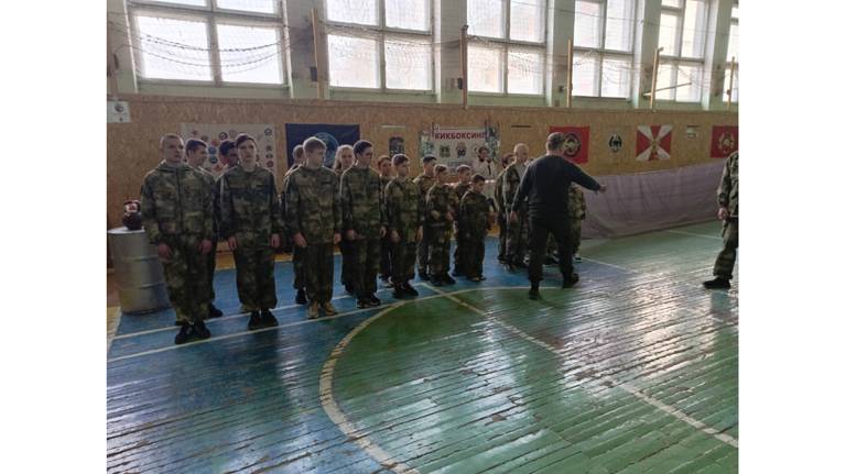 В Фокино состоялись соревнования среди участников «Гвардейской смены» по стрельбе