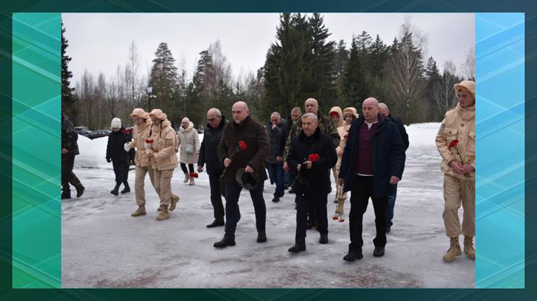 В Дятьково почтили память защитников Отечества