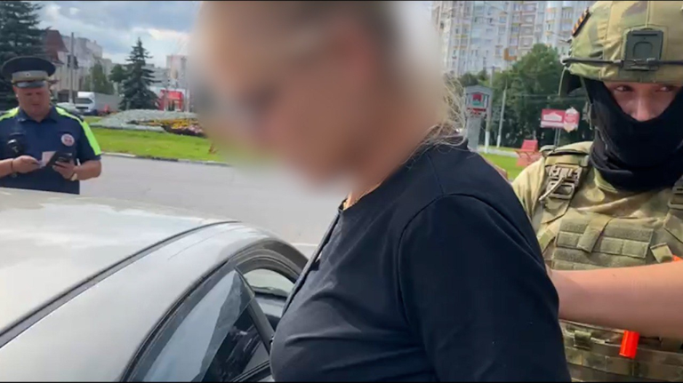 В Брянске задержали женщину с наркотиками в нижнем белье