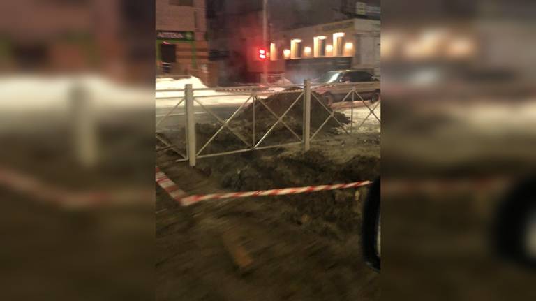 В Брянске устраняют аварию на сетях теплоснабжения по улице 22 Съезда КПСС