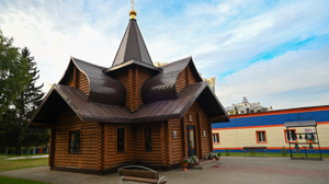 В Брянске храм «Неопалимая Купина» отметил престольное торжество
