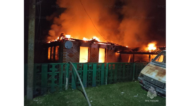 В Жуковке сгорел жилой дом