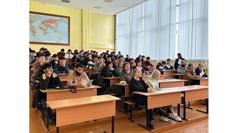 В Брянске иностранных студентов предостерегли от связей с террористами